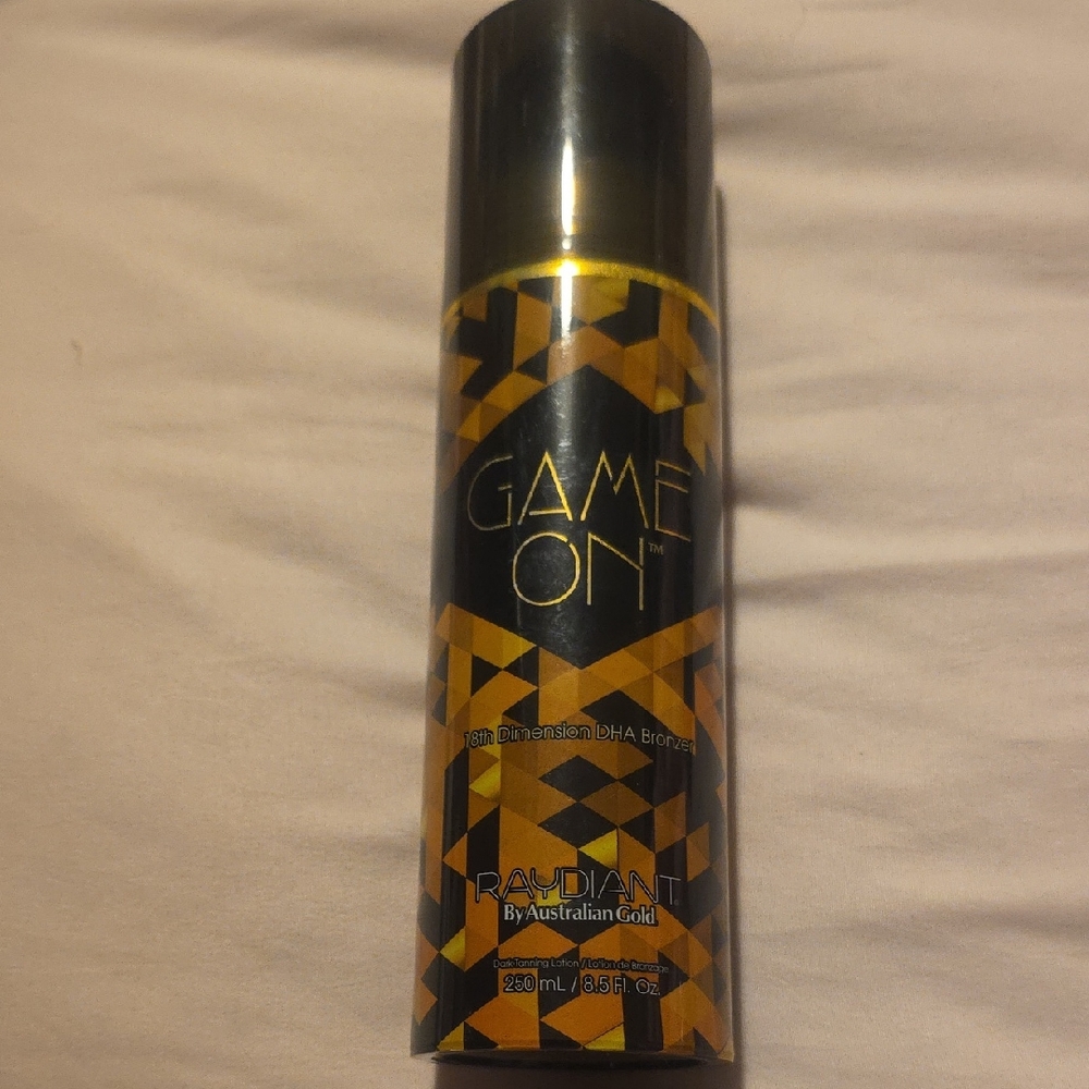 Game On Tanning Spray - Black and Gold